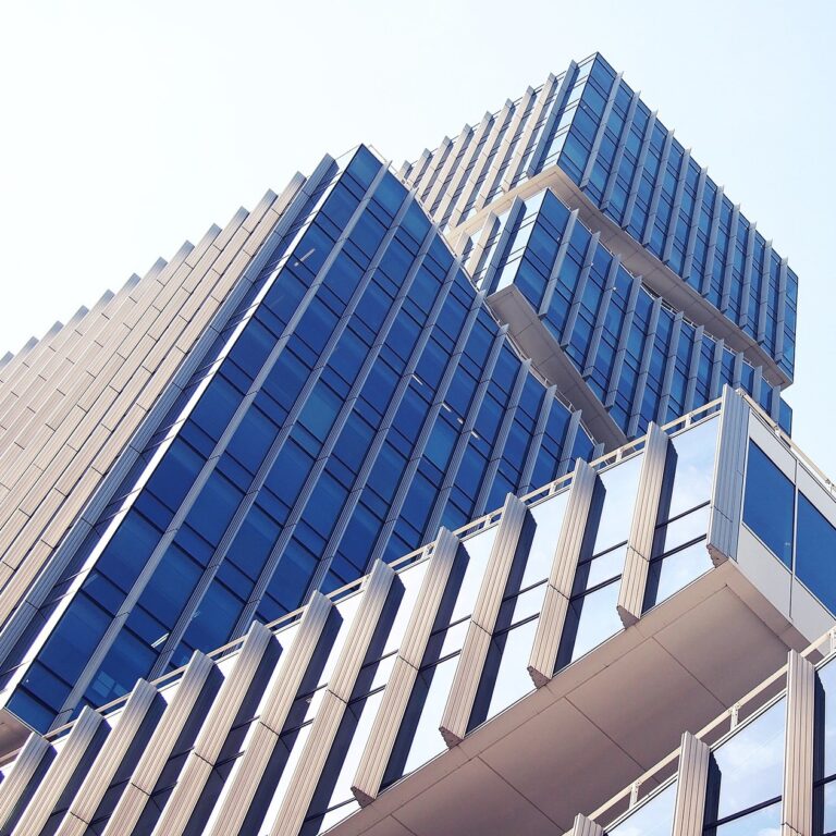 Blue Creative Gradient Elevator Pitch Deck Presentation (10)