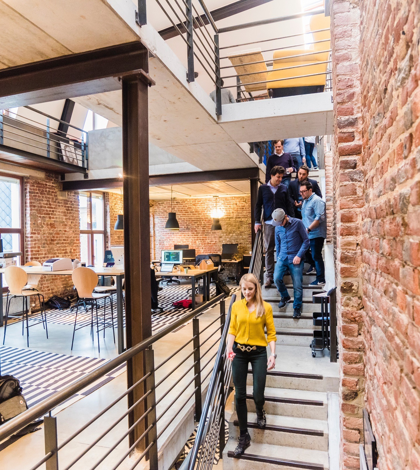 Blue Creative Gradient Elevator Pitch Deck Presentation (15)